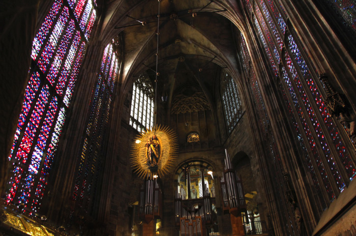 uec_de_aachener_dom_gothic_glashaus